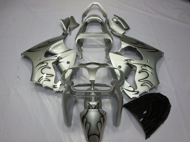 Acquista Carene Moto Kawasaki ZX6R 2000-2002 - Argento Nero Fiamma