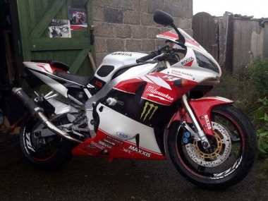 Acquista Carena Moto Yamaha YZF 1000 R1 1998-1999 - Rosso Bianco Nero Giallo Mostro Milwaukee MAXXIS 11