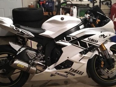 Acquista Carena Moto Yamaha YZF 600 R6 2006-2007 - Bianco Nero Lucido Motul Michelin