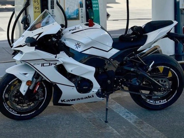 Acquista Carena Moto Kawasaki ZX10R 2021-2025 - Bianco Nero Banda