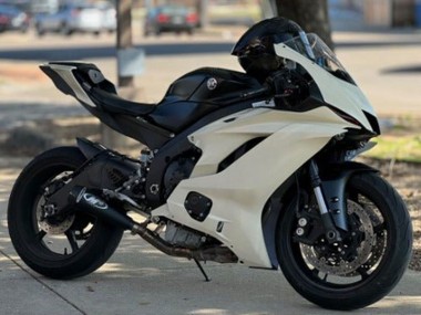 Acquista Carena Moto Kawasaki ZX6R 2013-2018 - Crema Bianco Nero Opaco
