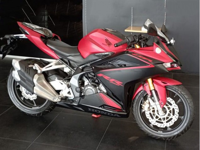 Acquista Kit Carena Moto Honda CBR250RR 2017-2022 - Rosso Nero Opaco